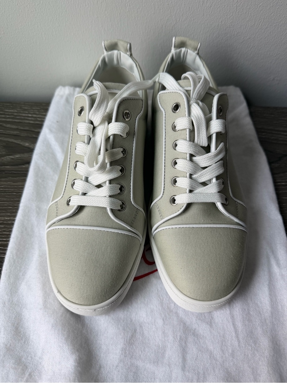 Authentic Christian Louboutin Men’s Low Top Sneakers Size 40 Beige Canvas